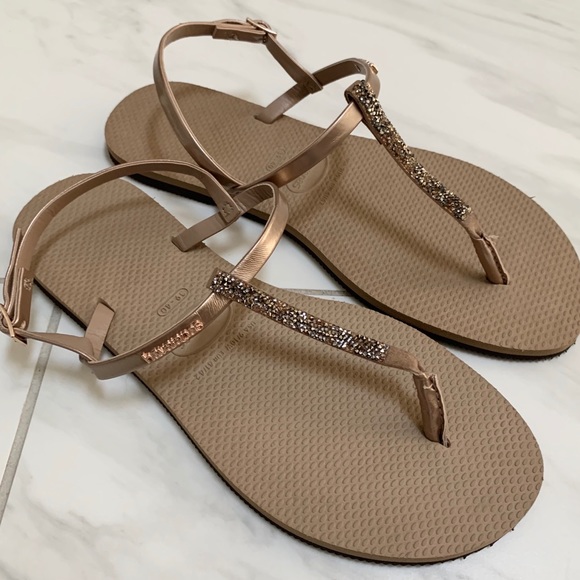 havaianas gold sandals